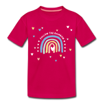 Follow The Rainbow Kinder Premium T-Shirt - dunkles Pink